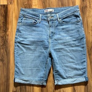 Levi’s Signature Bermuda Cuffed Jean Shorts